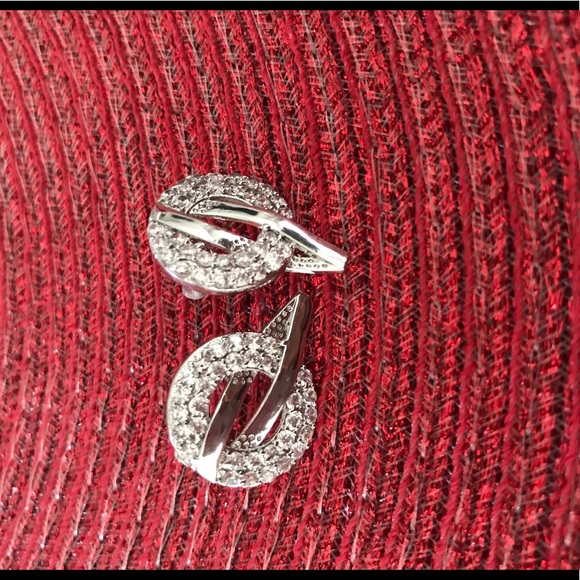 Pendant and earrings set - Picture 2 of 3